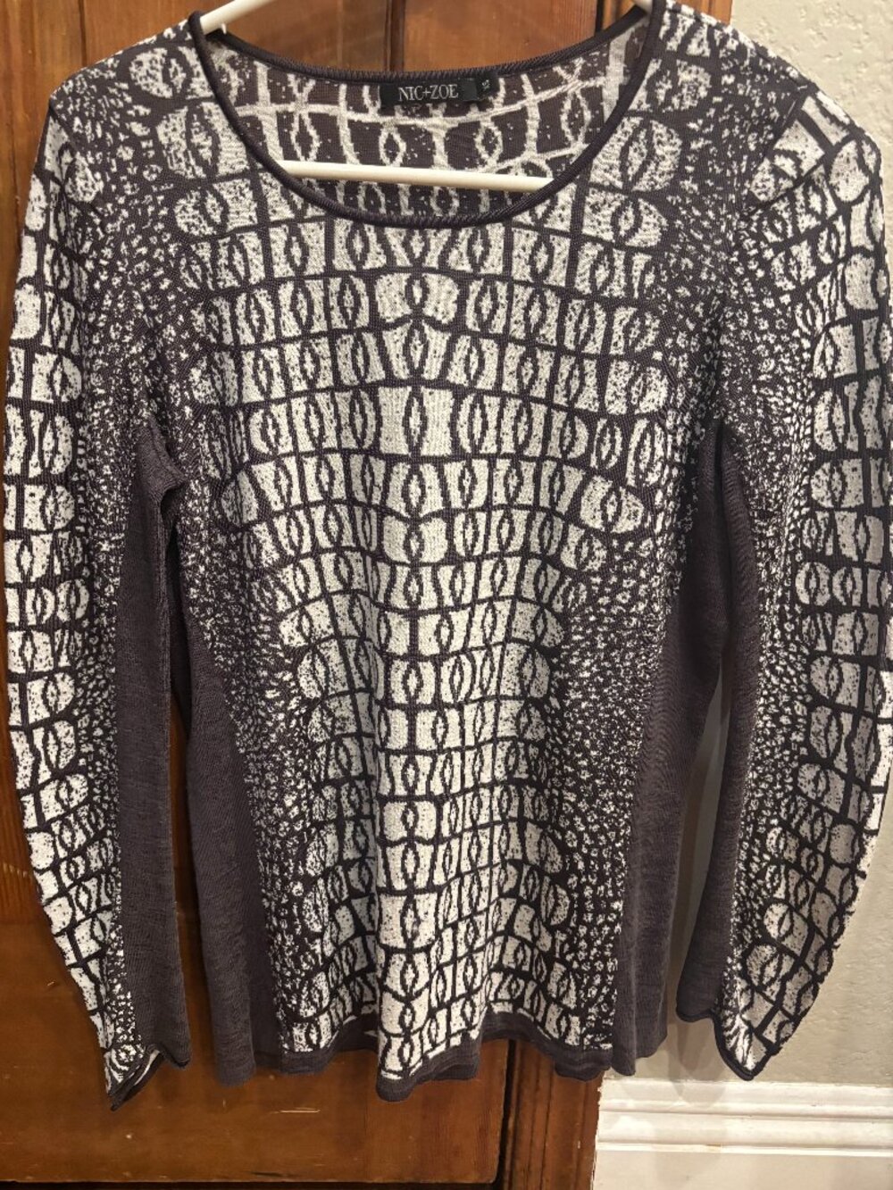 Nic+Zoe Geometric Jacquard Knit Top | XS | Charcoal Cream | Long Sleeve Scoop Ne